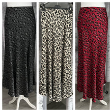 Load image into Gallery viewer, Print silk skirt - red