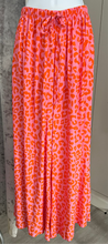 Load image into Gallery viewer, Leah trousers - coral/pink
