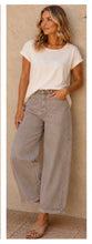 Load image into Gallery viewer, Barrel jeans - latte
