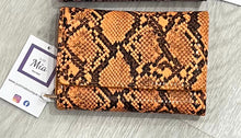 Load image into Gallery viewer, Snake Purse
