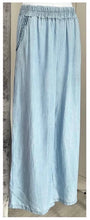 Load image into Gallery viewer, Suzie wide leg - light blue
