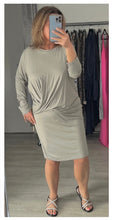 Load image into Gallery viewer, Tunic/dress twist - taupe
