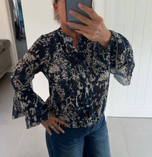 Load image into Gallery viewer, Spanish blouse - wine &amp; navy
