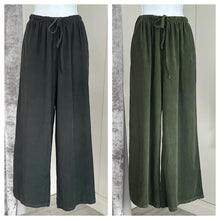 Load image into Gallery viewer, Fine cord wide leg - Olive
