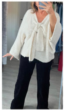 Load image into Gallery viewer, Bessie knot - cream
