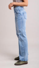 Load image into Gallery viewer, Tocoado Jeans - Pale Blue
