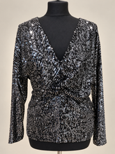 Load image into Gallery viewer, Alicia - Twist Front Sequin Top - Black
