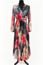 Load image into Gallery viewer, Sienna - Floral Dress
