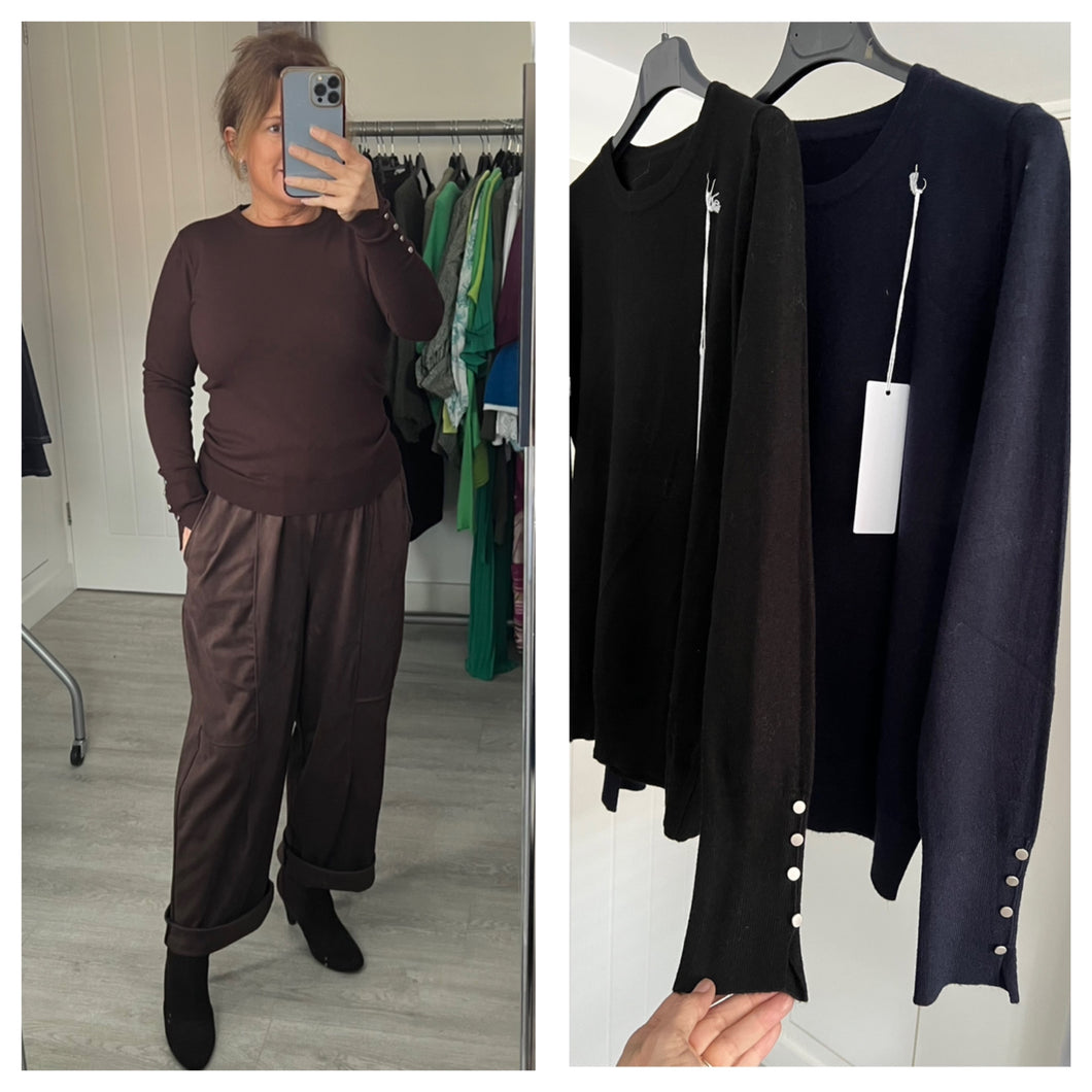Button sleeves knit