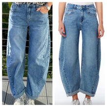 Load image into Gallery viewer, Barrel jeans- light blue denim

