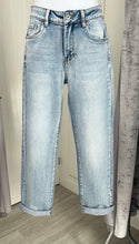Load image into Gallery viewer, Toxik Boyfriend jeans - pale blue
