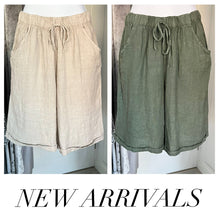 Load image into Gallery viewer, Long linen shorts - khaki

