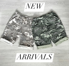 Load image into Gallery viewer, Magic camo shorts - beige/stone
