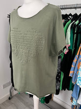 Load image into Gallery viewer, Heart top - khaki
