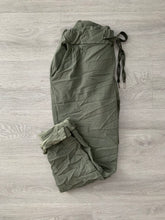 Load image into Gallery viewer, Magic plain trousers

