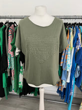 Load image into Gallery viewer, Heart top - khaki
