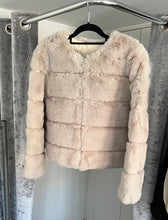 Load image into Gallery viewer, Faux fur jacket - beige
